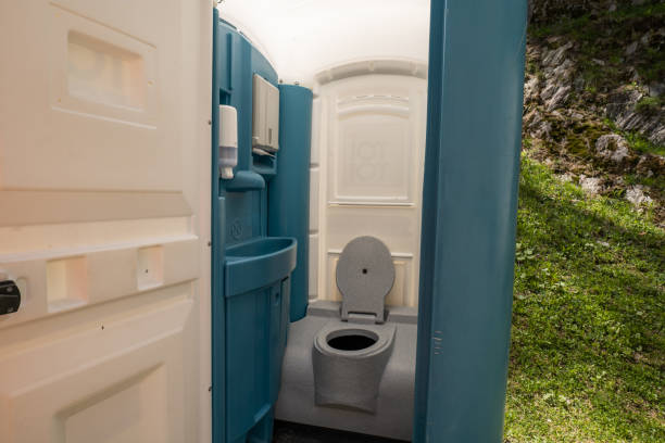 Affordable portable toilet rental in Alma, NE